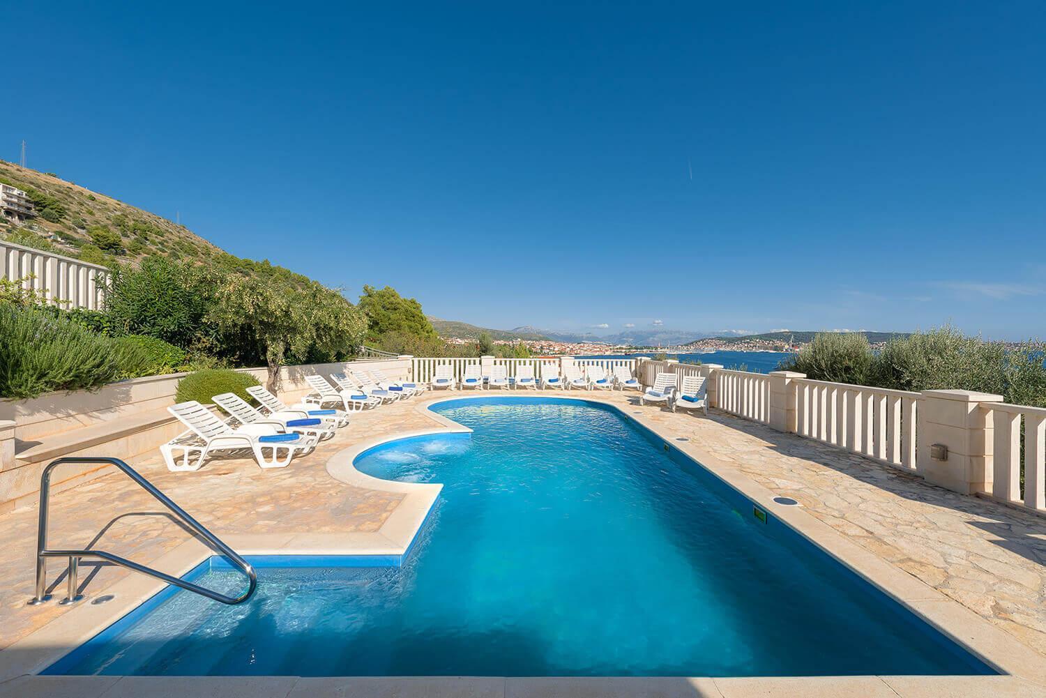טרוגיר Residence Villa Irena Apartments מראה חיצוני תמונה